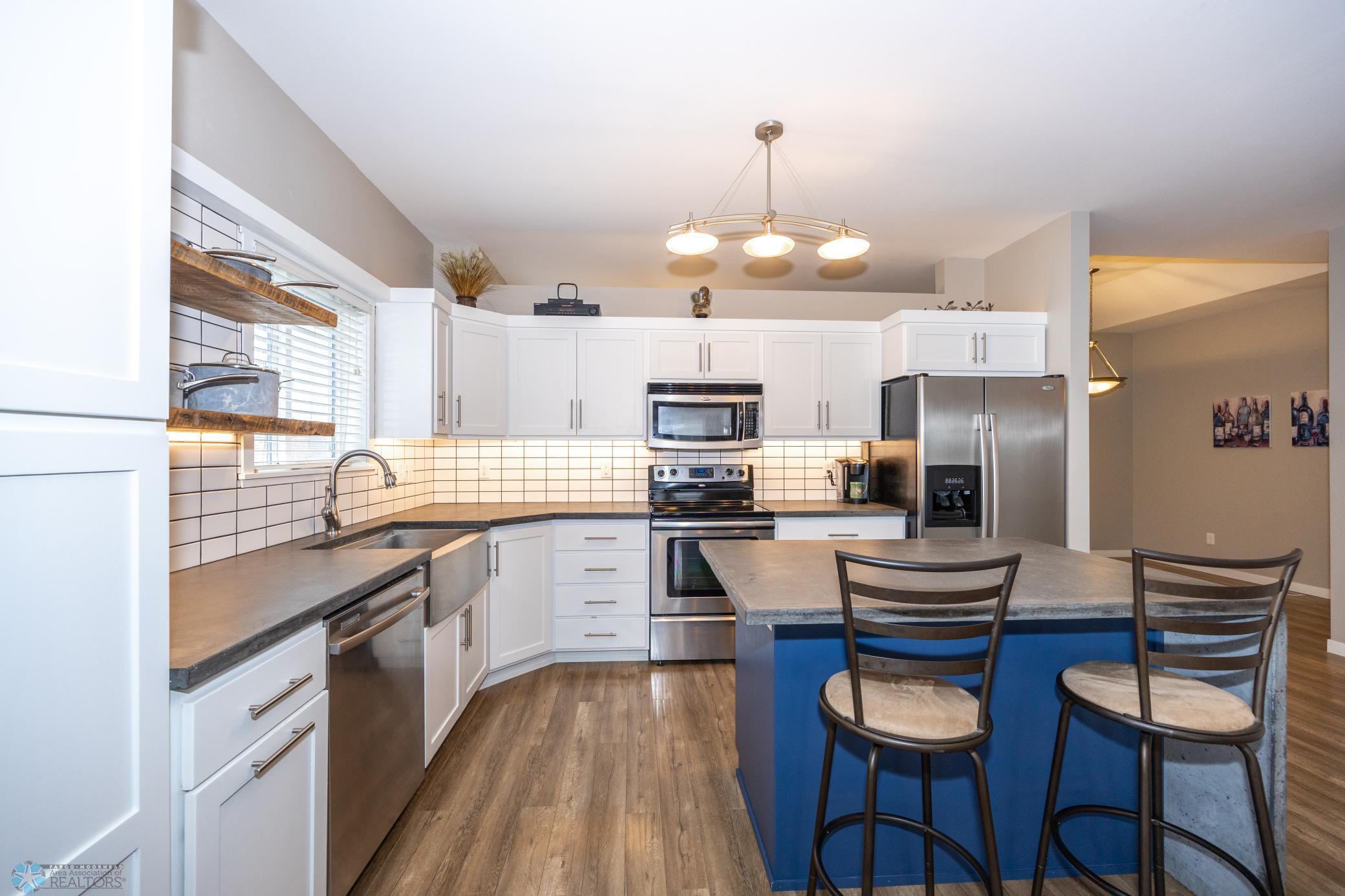 Fargo, North Dakota 58104, United States, 3 Bedrooms Bedrooms, ,2 BathroomsBathrooms,Residential,Pending,59058