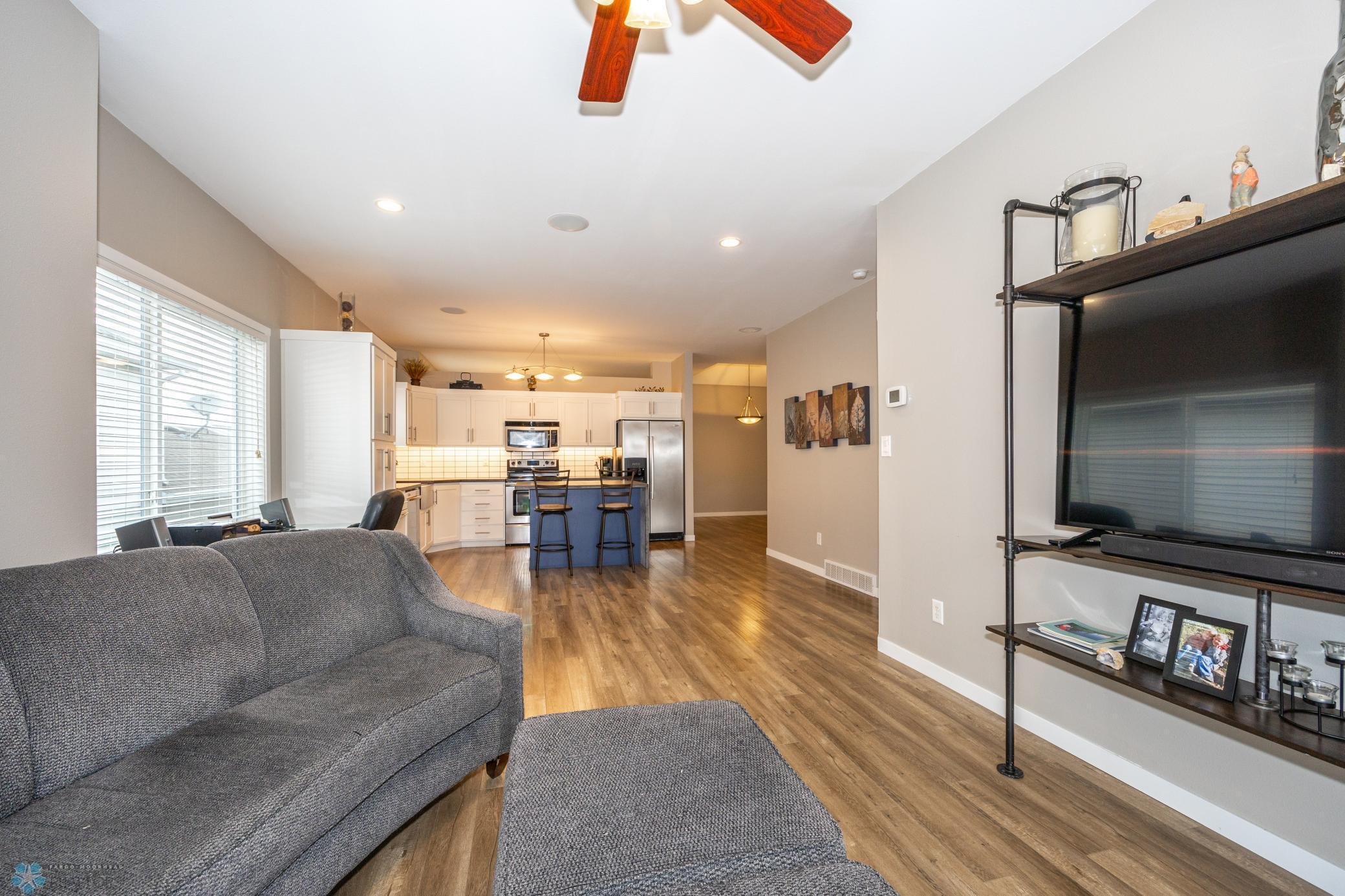 Fargo, North Dakota 58104, United States, 3 Bedrooms Bedrooms, ,2 BathroomsBathrooms,Residential,Pending,59058