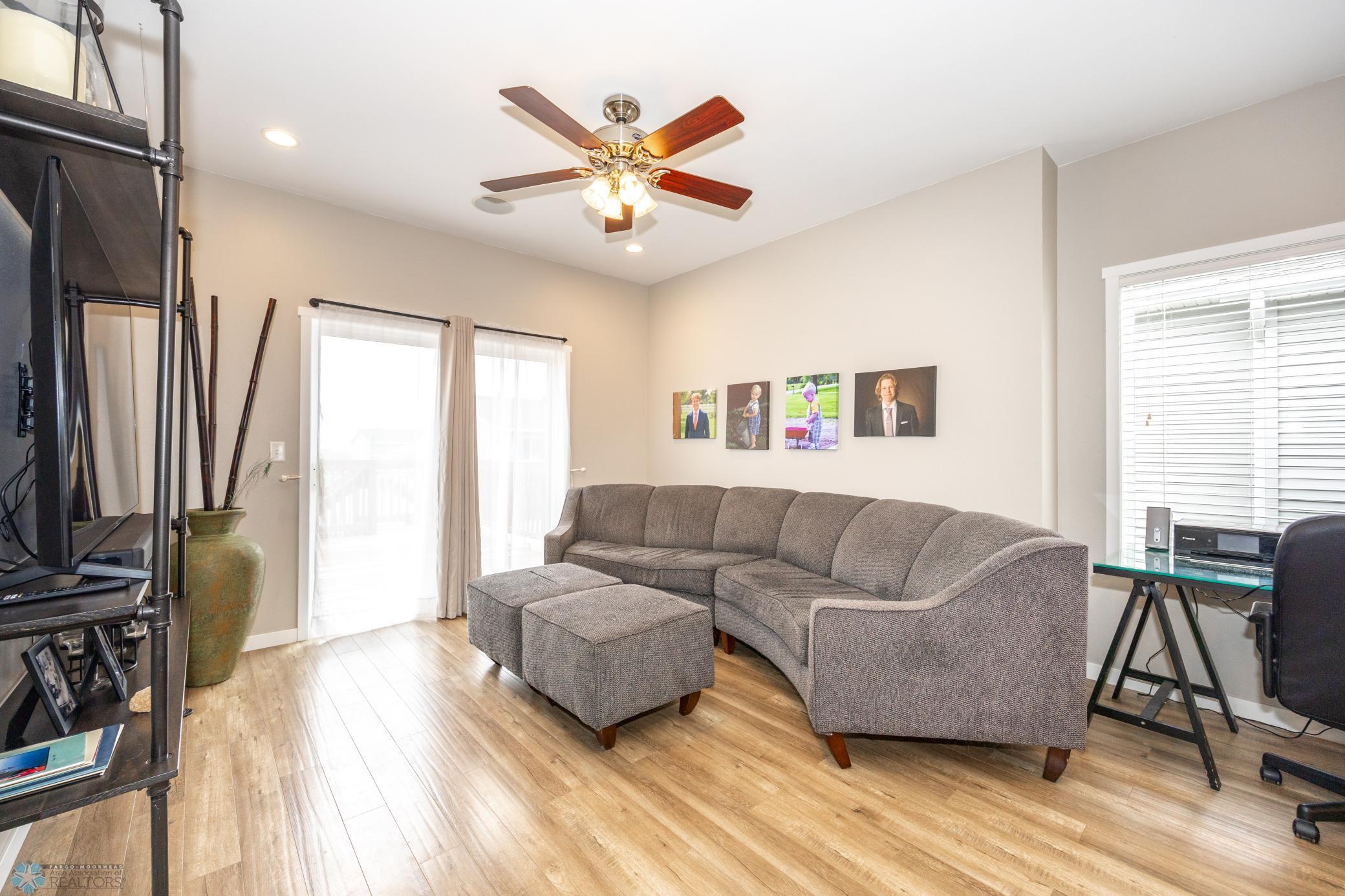 Fargo, North Dakota 58104, United States, 3 Bedrooms Bedrooms, ,2 BathroomsBathrooms,Residential,Pending,59058