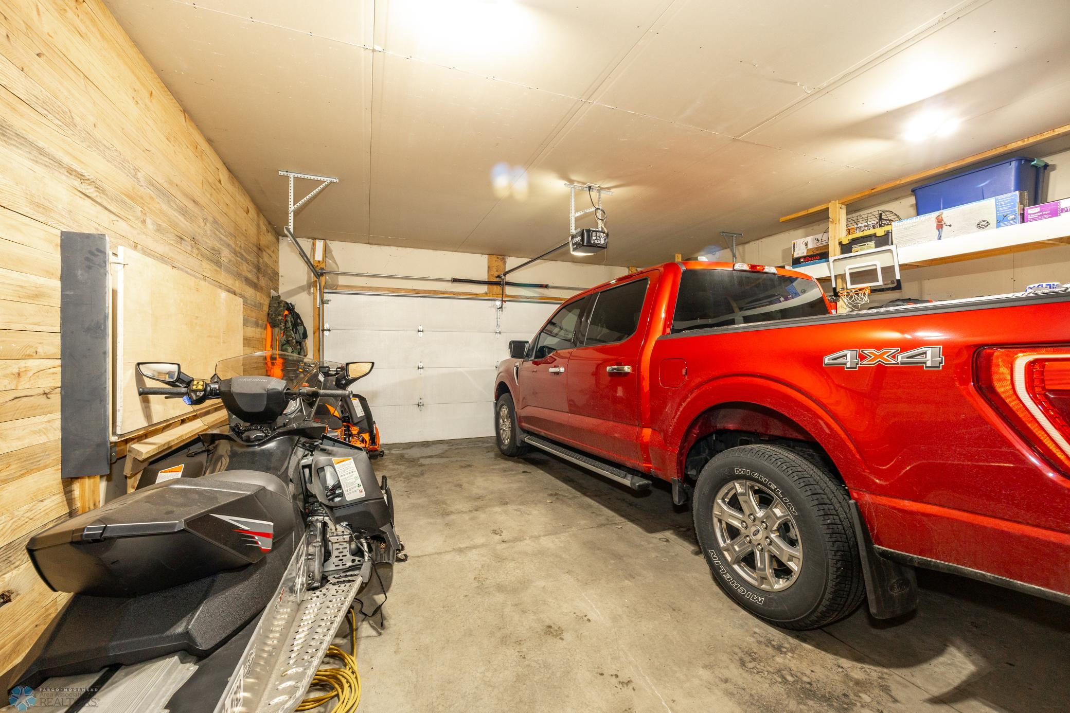 Fargo, North Dakota 58104, United States, 3 Bedrooms Bedrooms, ,2 BathroomsBathrooms,Residential,Pending,59058