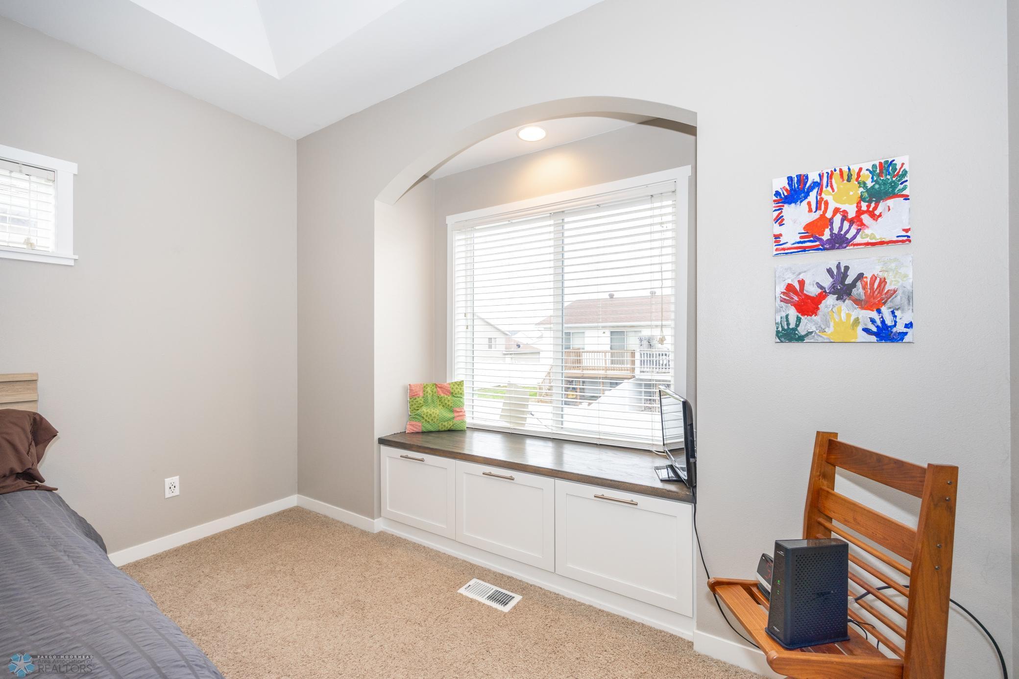 Fargo, North Dakota 58104, United States, 3 Bedrooms Bedrooms, ,2 BathroomsBathrooms,Residential,Pending,59058