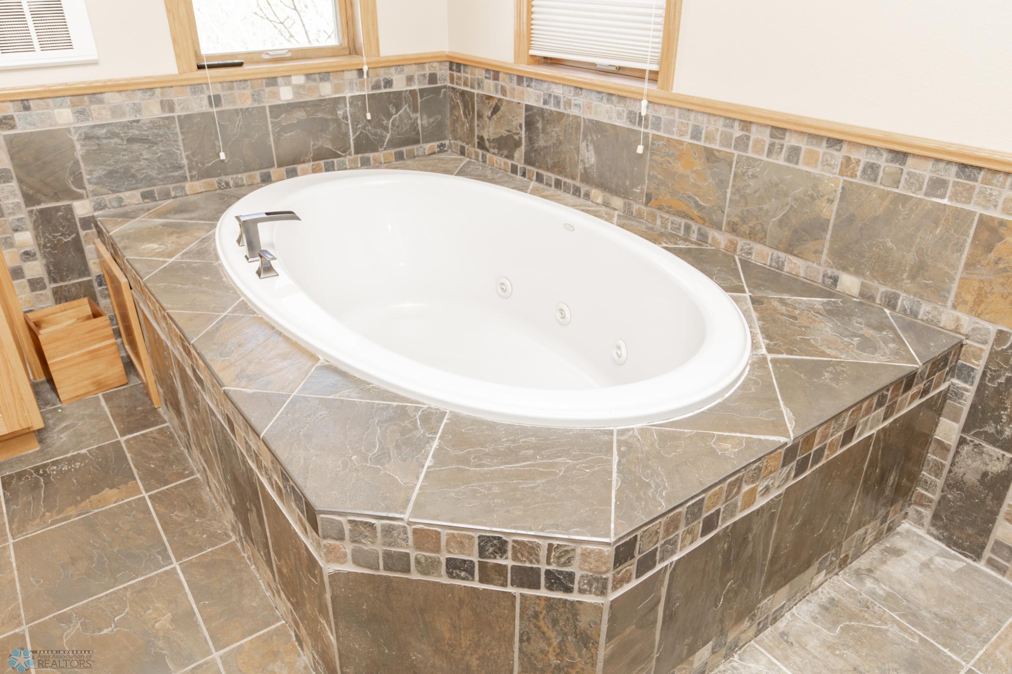 3722 Norman Court, Fargo, North Dakota image 35