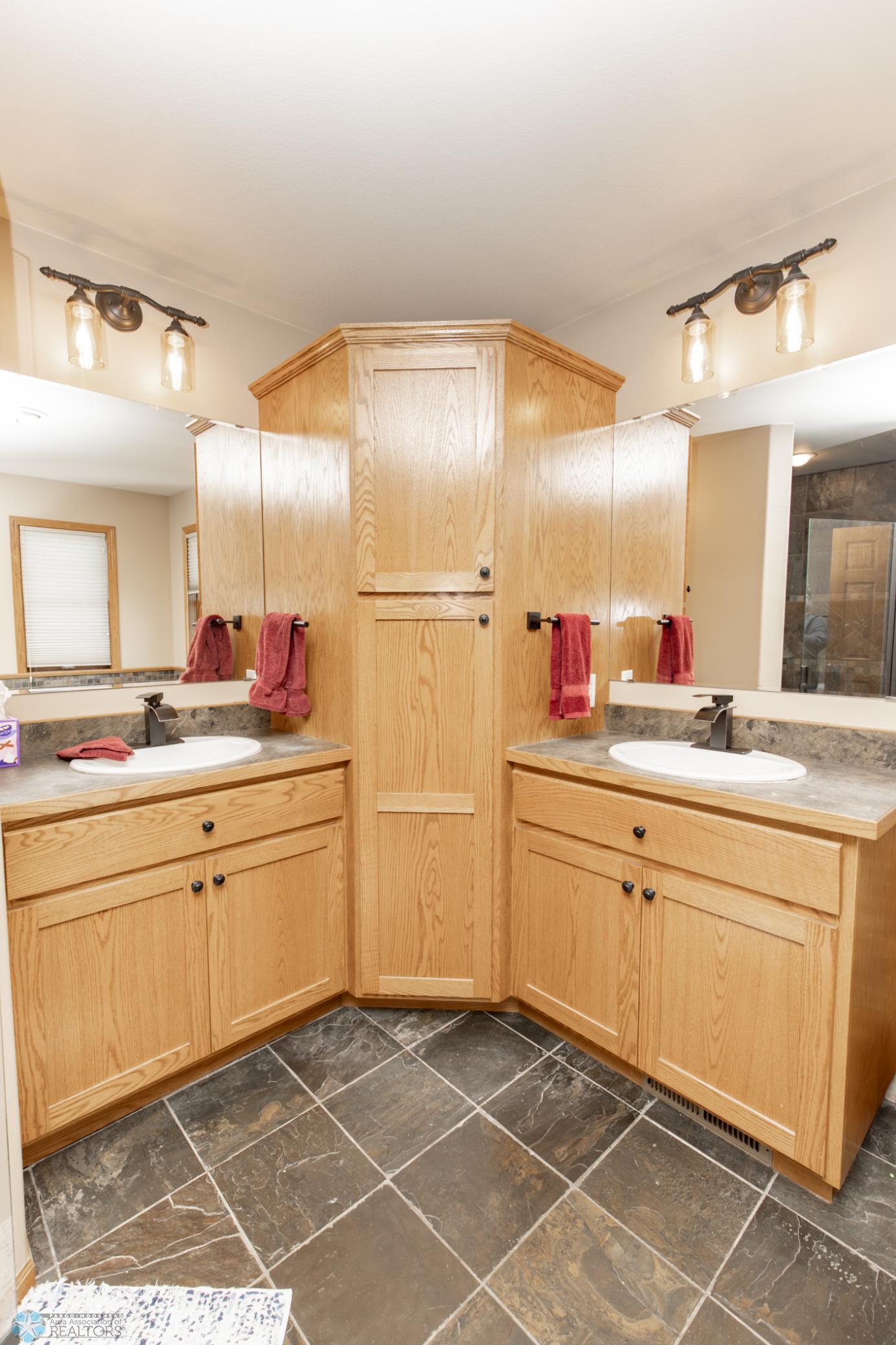 3722 Norman Court, Fargo, North Dakota image 36