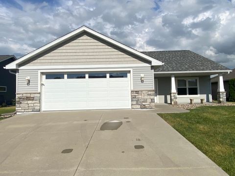 Homes For Sale - 8 Abbey Lane<br/> Kasson, MN 55944