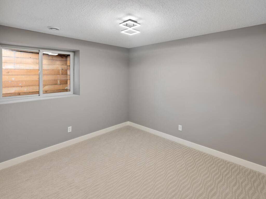 14913 Oakwood Drive, Burnsville, Minnesota image 48