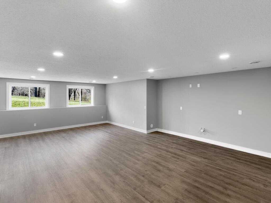 14913 Oakwood Drive, Burnsville, Minnesota image 40