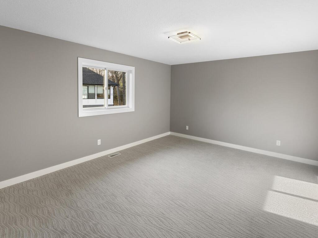 14913 Oakwood Drive, Burnsville, Minnesota image 34