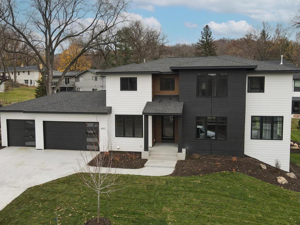 14913 Oakwood Drive, Burnsville, Minnesota image 3