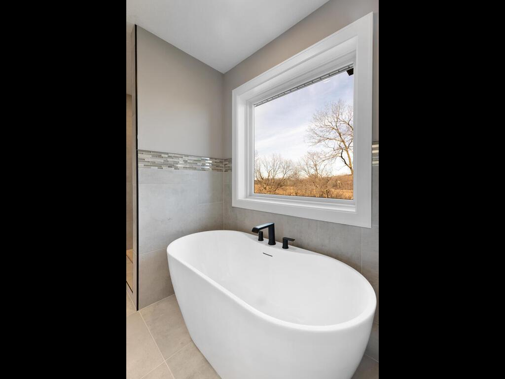 14913 Oakwood Drive, Burnsville, Minnesota image 27