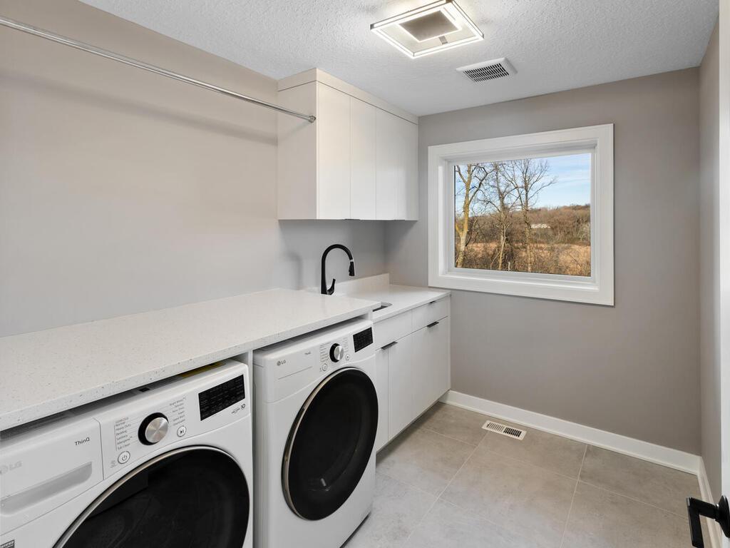14913 Oakwood Drive, Burnsville, Minnesota image 31