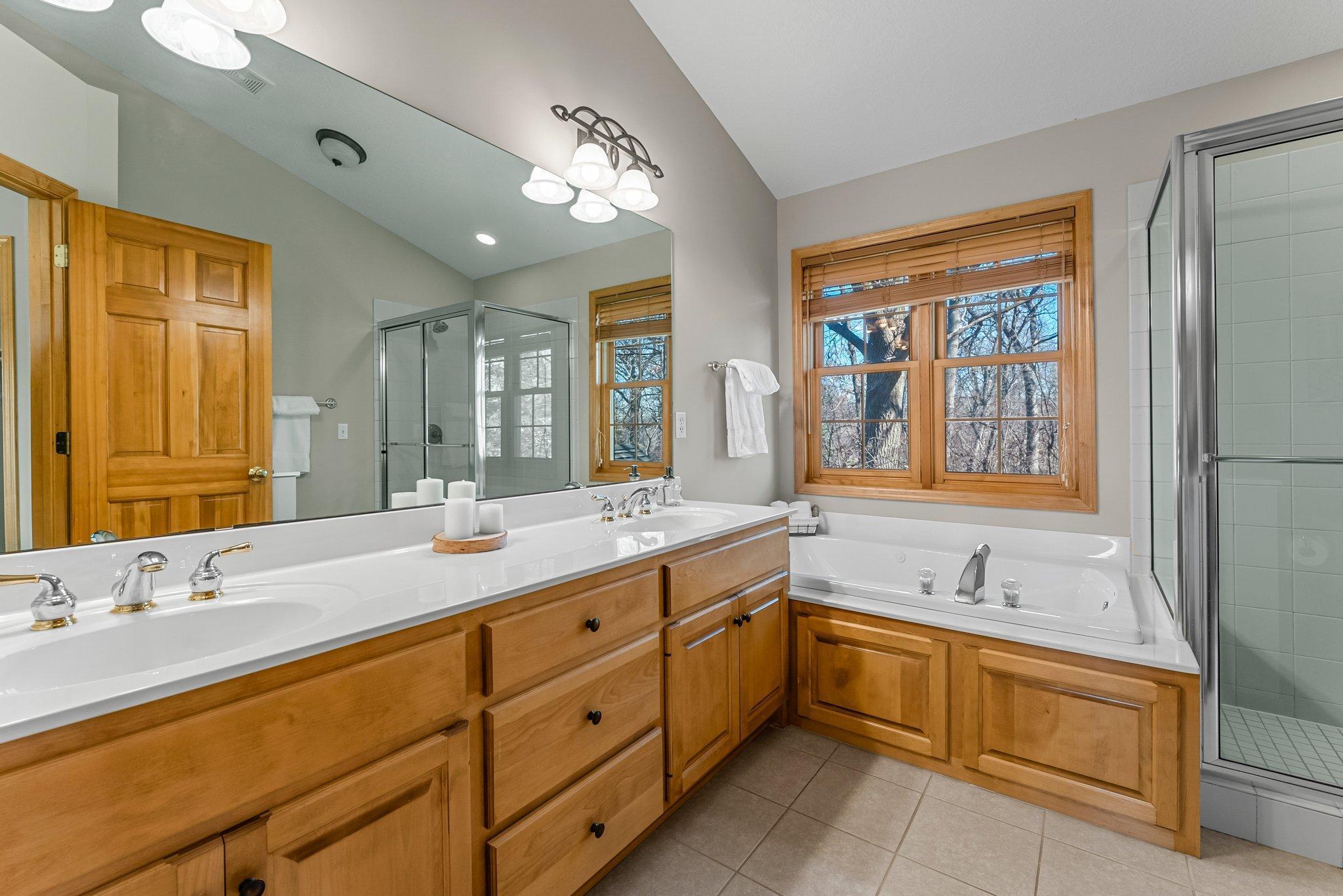 2408 Hunter Drive, Chanhassen, Minnesota image 18