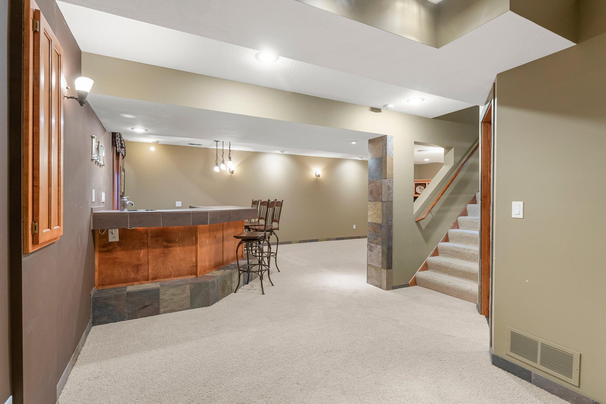 2408 Hunter Drive, Chanhassen, Minnesota image 24