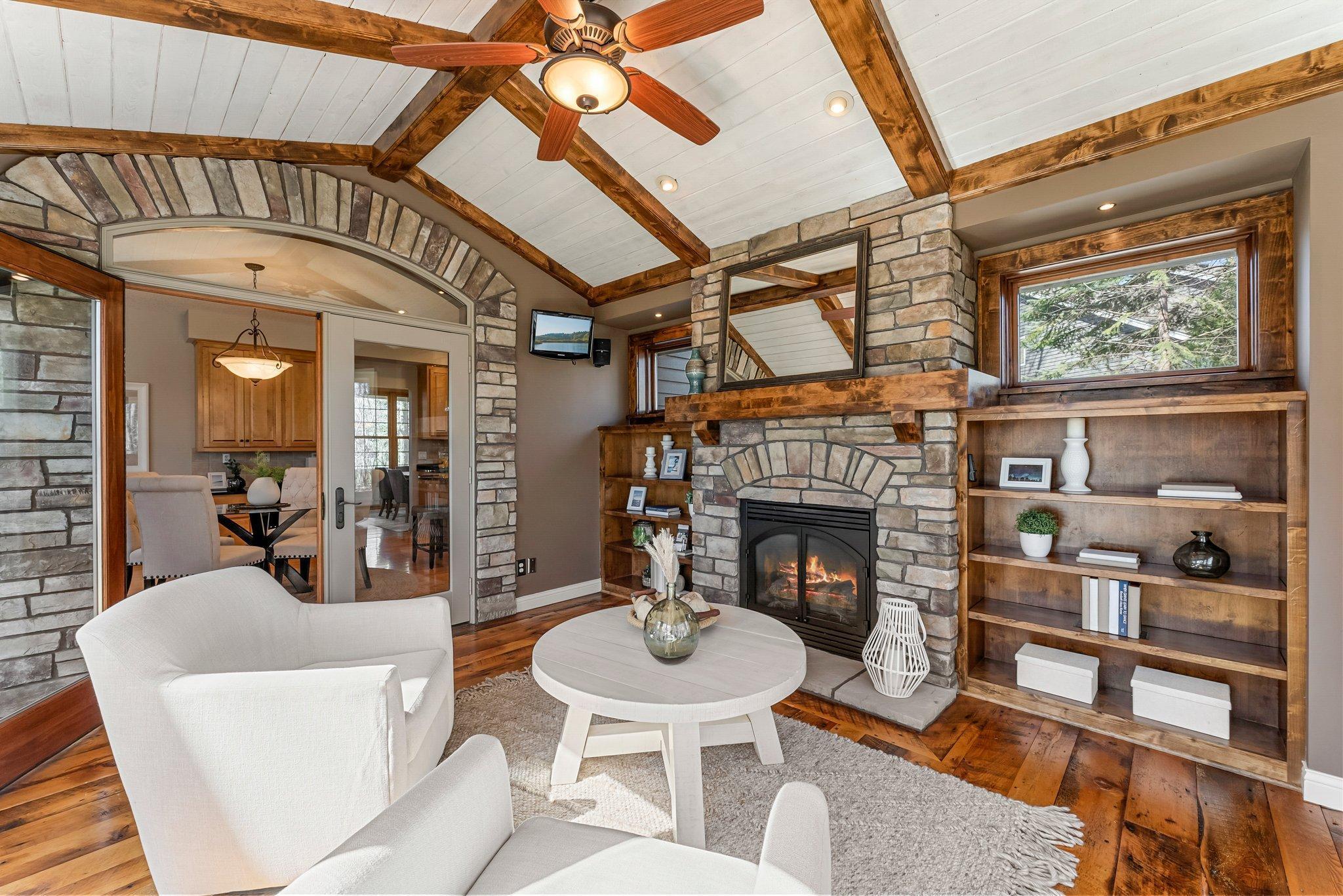 2408 Hunter Drive, Chanhassen, Minnesota image 12