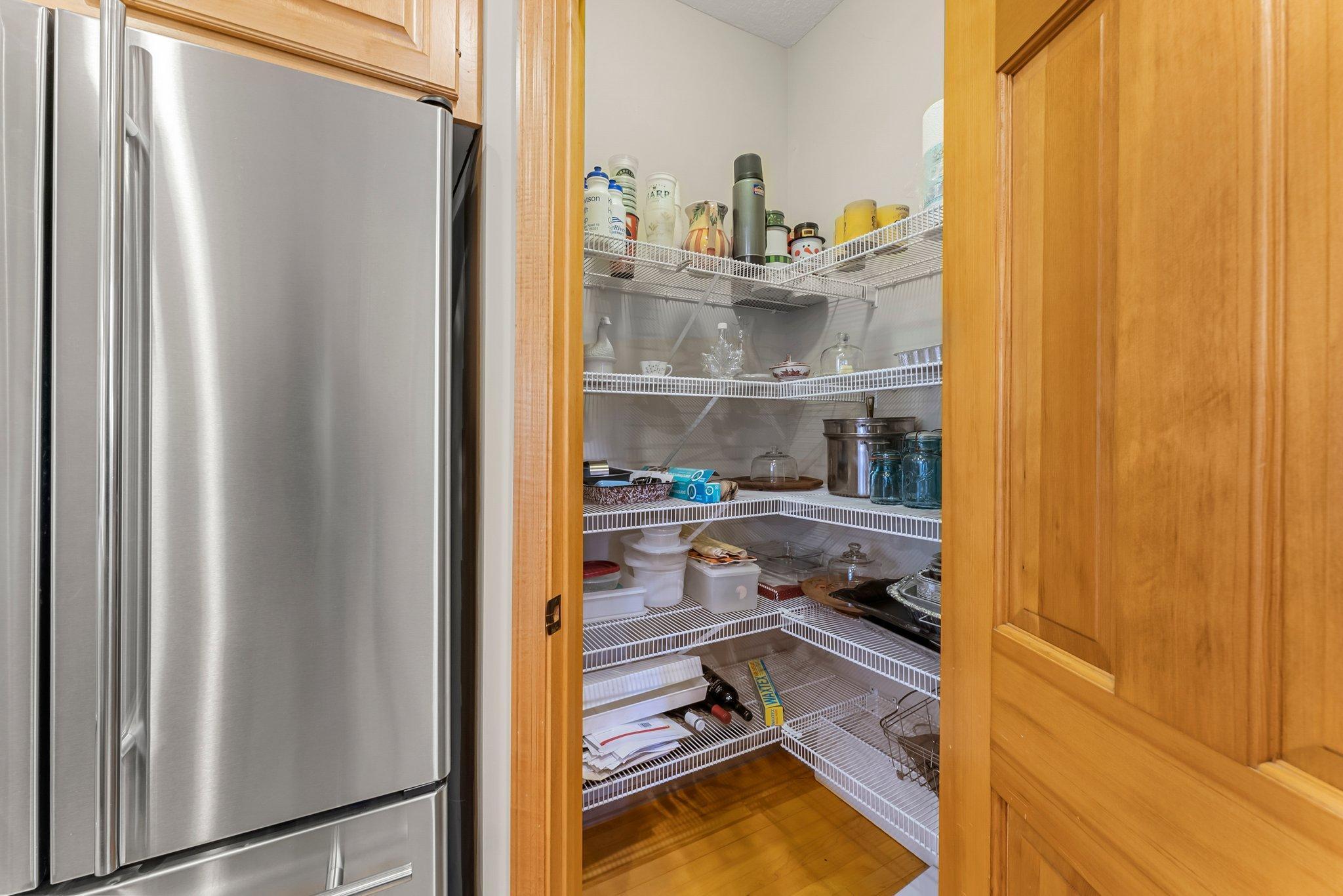 2408 Hunter Drive, Chanhassen, Minnesota image 7