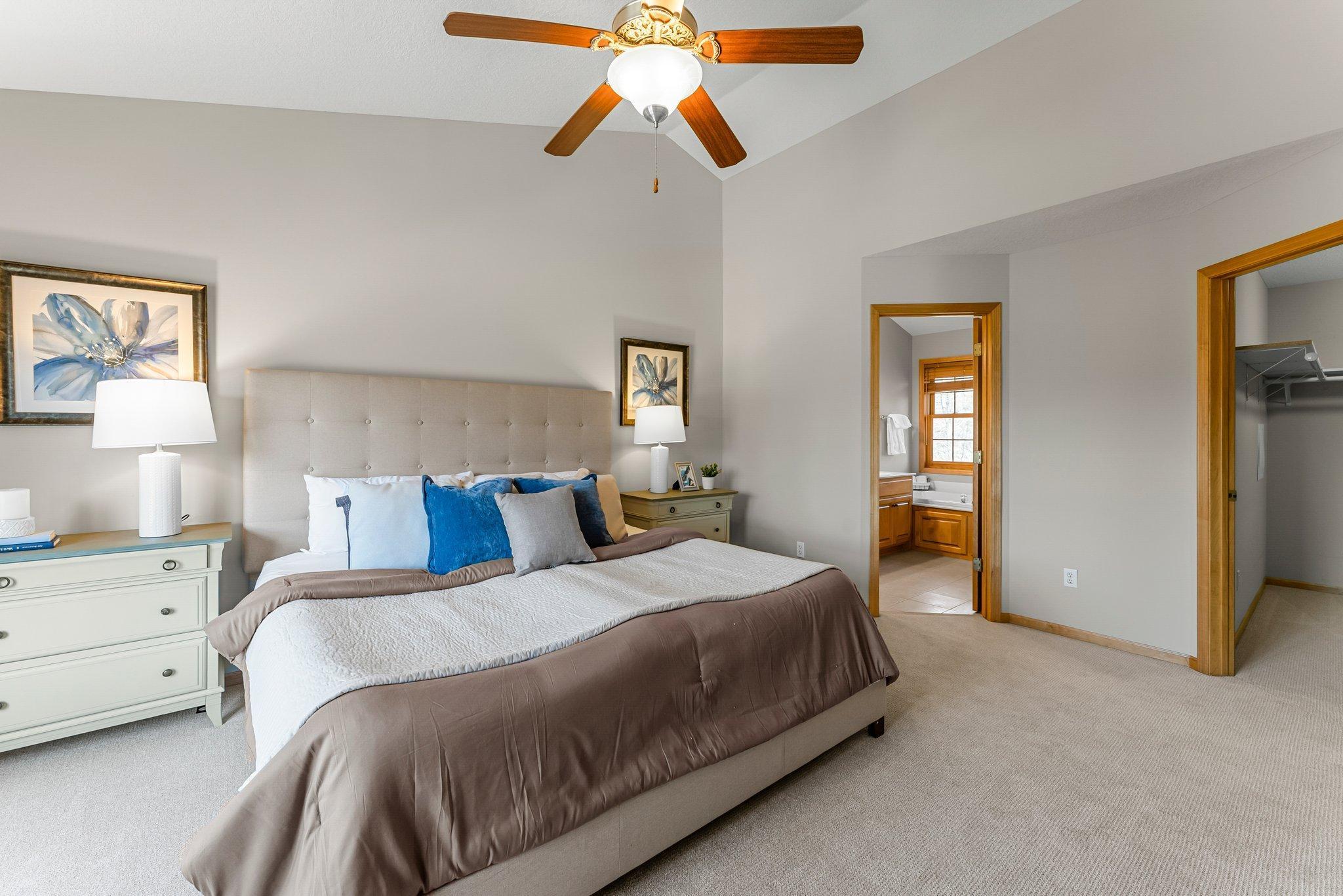 2408 Hunter Drive, Chanhassen, Minnesota image 17