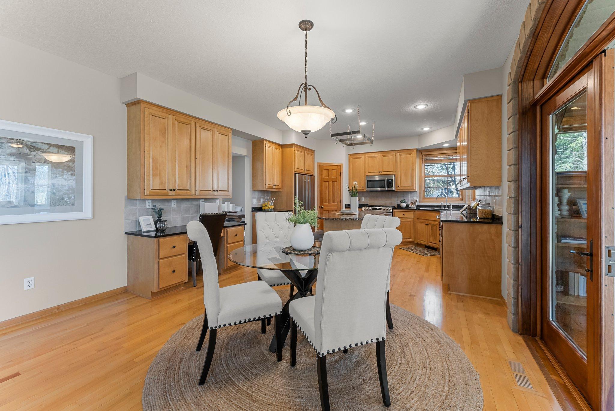 2408 Hunter Drive, Chanhassen, Minnesota image 8