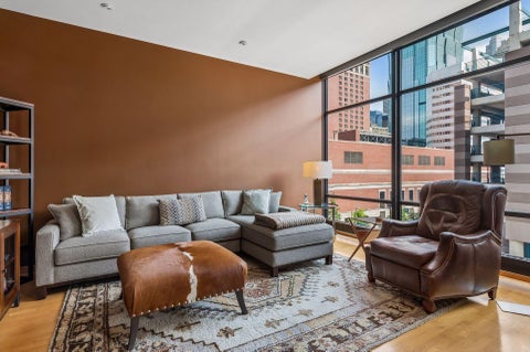 Condo For Sale - 201 S 11th Street<br/> Minneapolis, MN 55403