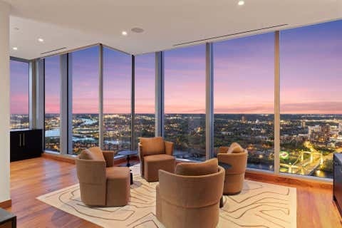 Condo For Sale - 255 Hennepin Avenue Ave<br/> Minneapolis, MN 55408