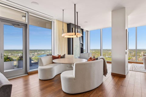 Condo For Sale - 255 Hennepin Avenue Ave<br/> Hennepin County, Minneapolis, MN 55408