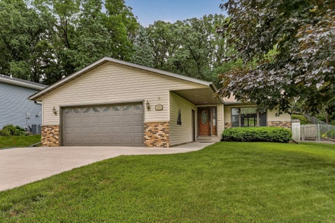 Homes For Sale - 1349 Hillcrest Drive<br/> Winona County, Saint Charles, MN 55972