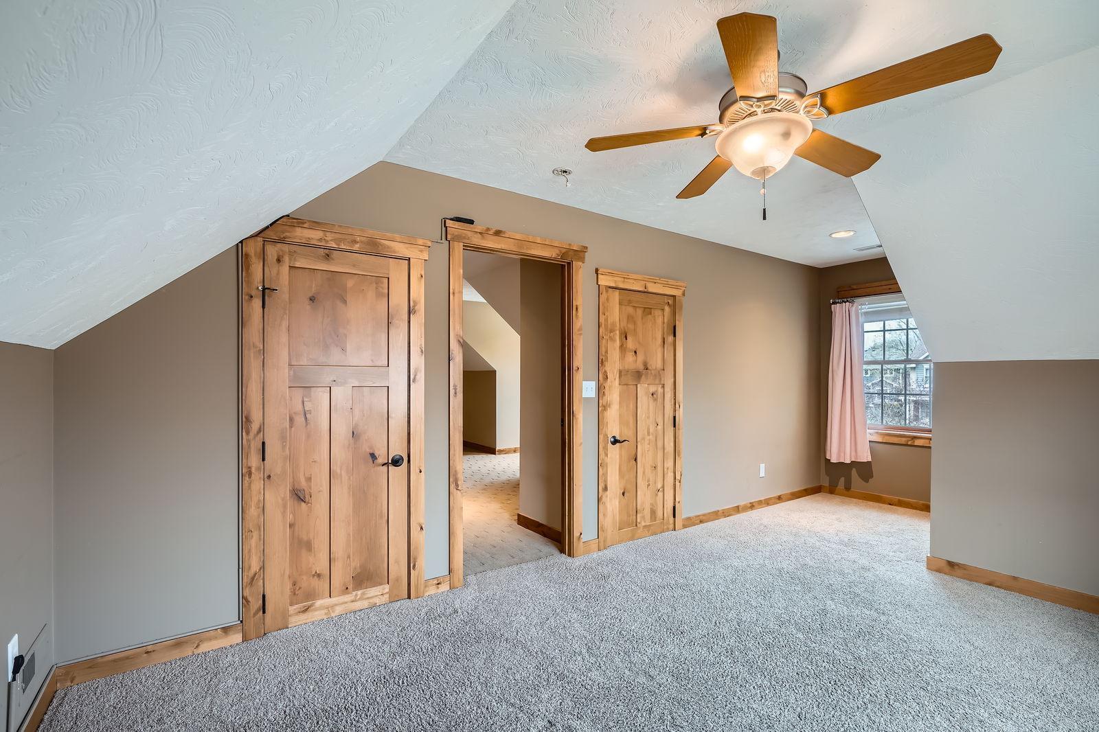 9599 Brookview Circle, Woodbury, Minnesota image 21