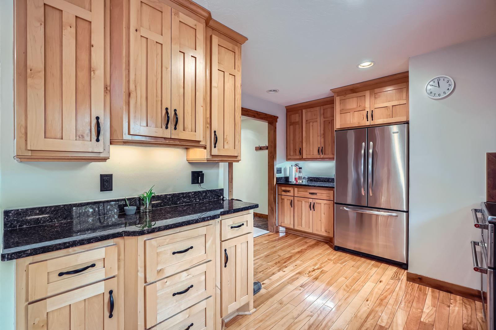 9599 Brookview Circle, Woodbury, Minnesota image 11