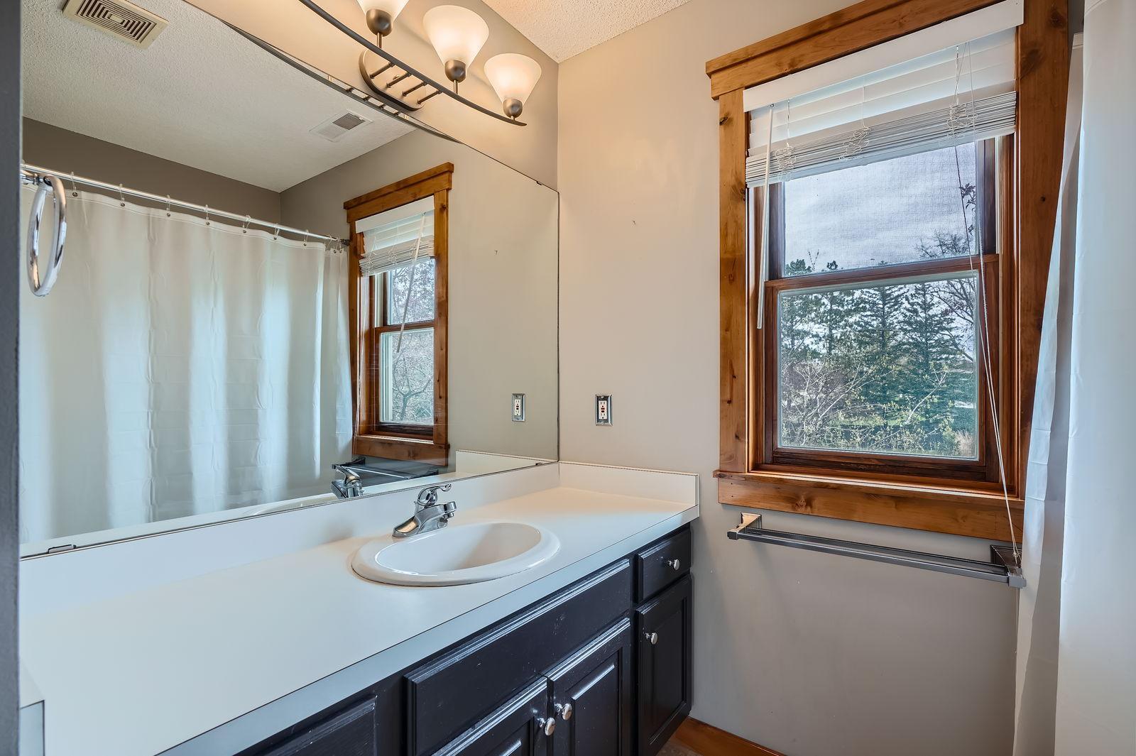 9599 Brookview Circle, Woodbury, Minnesota image 22