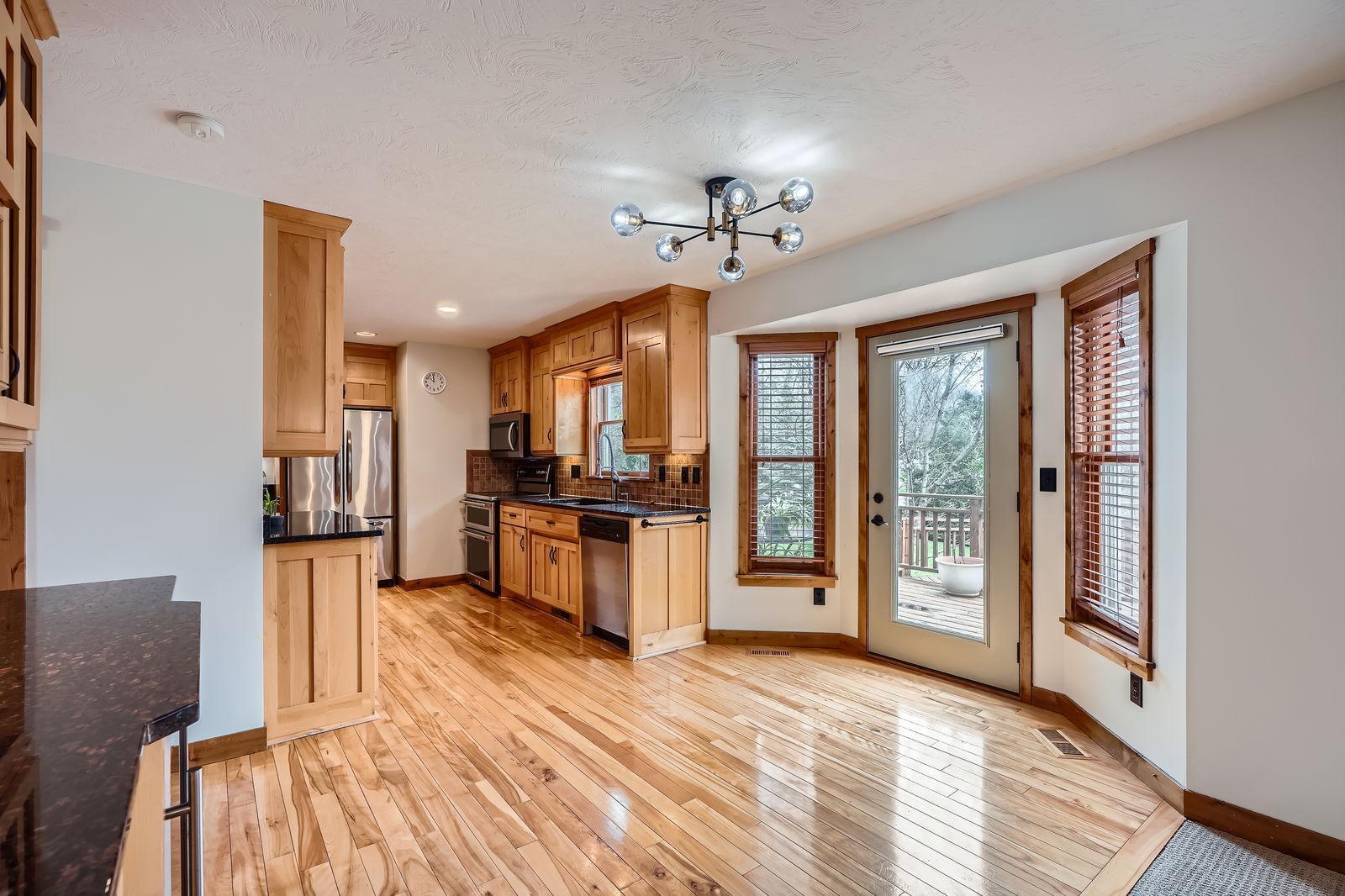 9599 Brookview Circle, Woodbury, Minnesota image 8