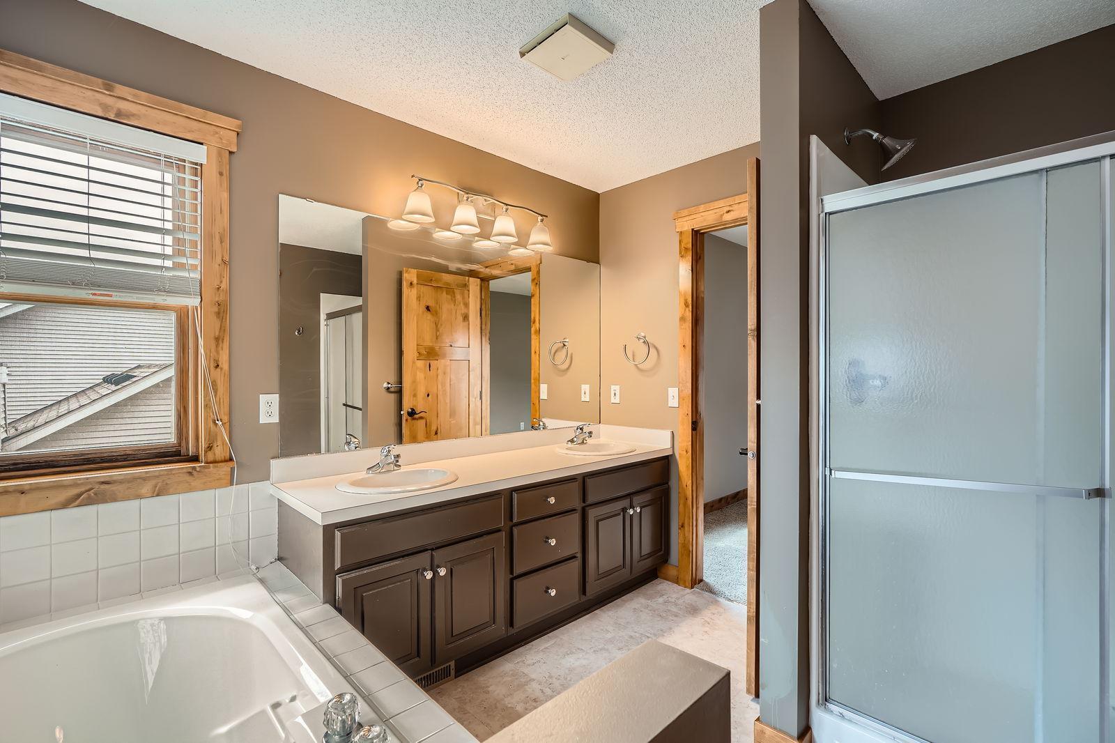 9599 Brookview Circle, Woodbury, Minnesota image 19