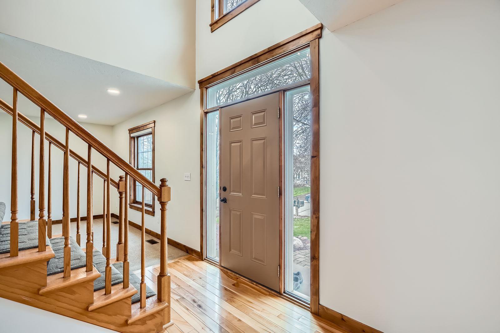 9599 Brookview Circle, Woodbury, Minnesota image 6