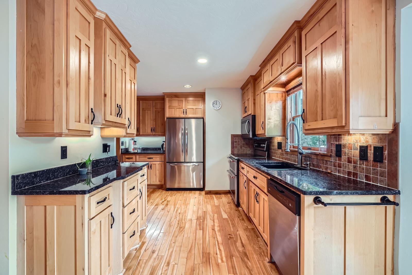 9599 Brookview Circle, Woodbury, Minnesota image 9