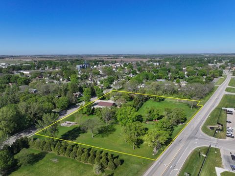 Homes For Sale - 406 2nd Street<br/> Dodge Center, MN 55927