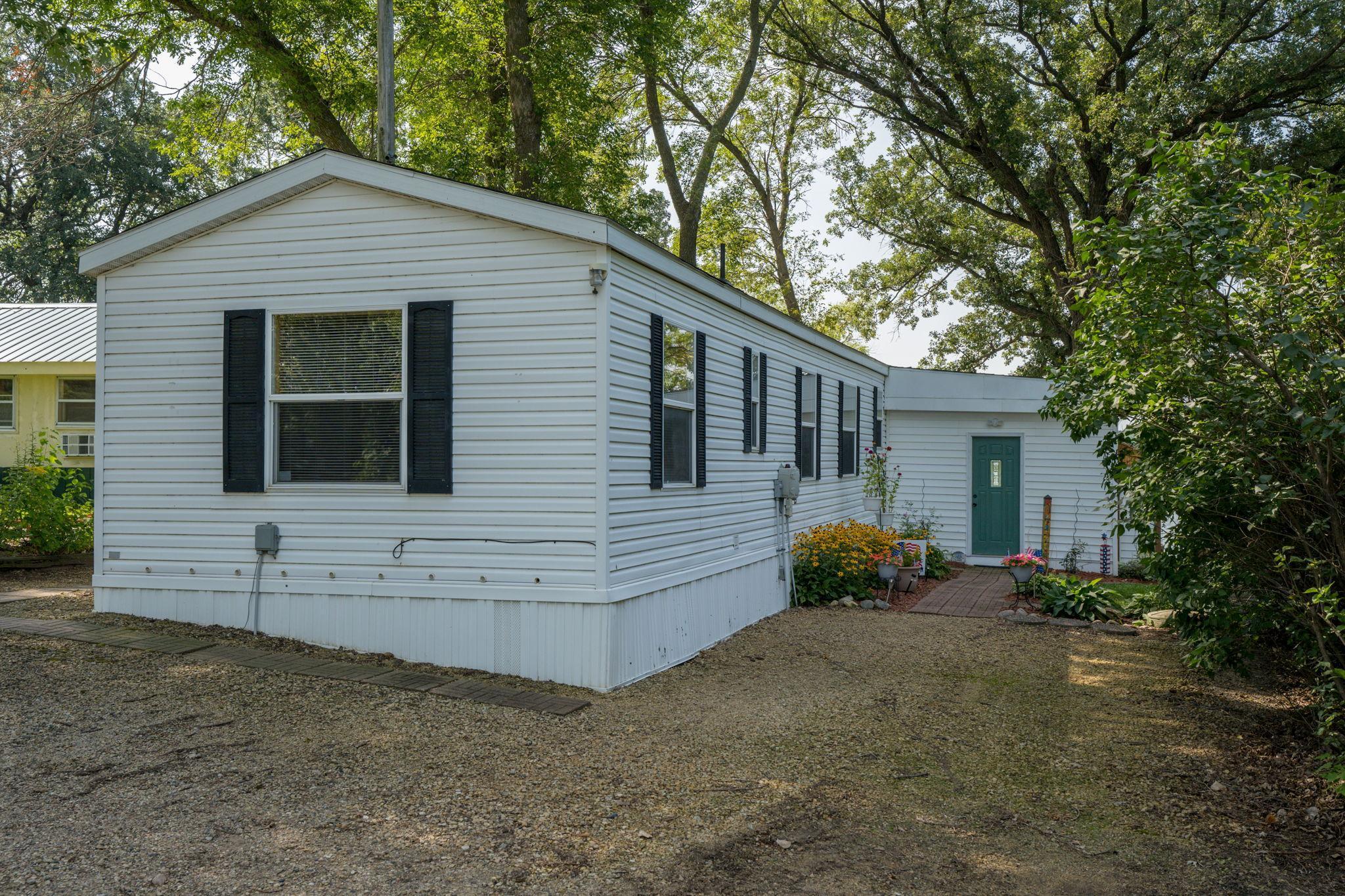 7006 Laura Lane, Saint Peter, Minnesota image 1