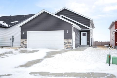 Homes For Sale - 761 2nd Avenue<br/> Horace, ND 58047