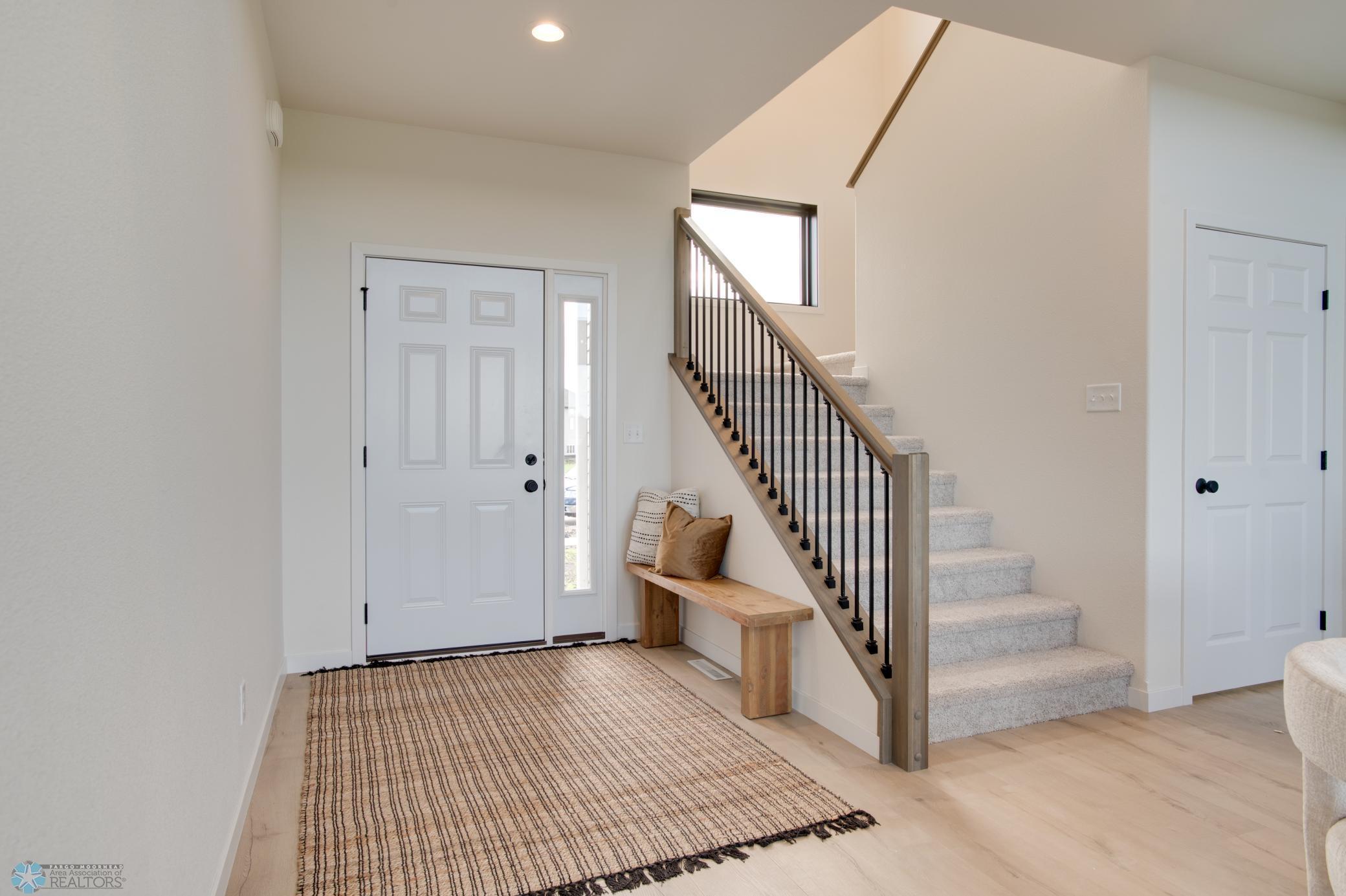 Fargo, North Dakota 58104, United States, 3 Bedrooms Bedrooms, ,3 BathroomsBathrooms,Residential,Pending,57848