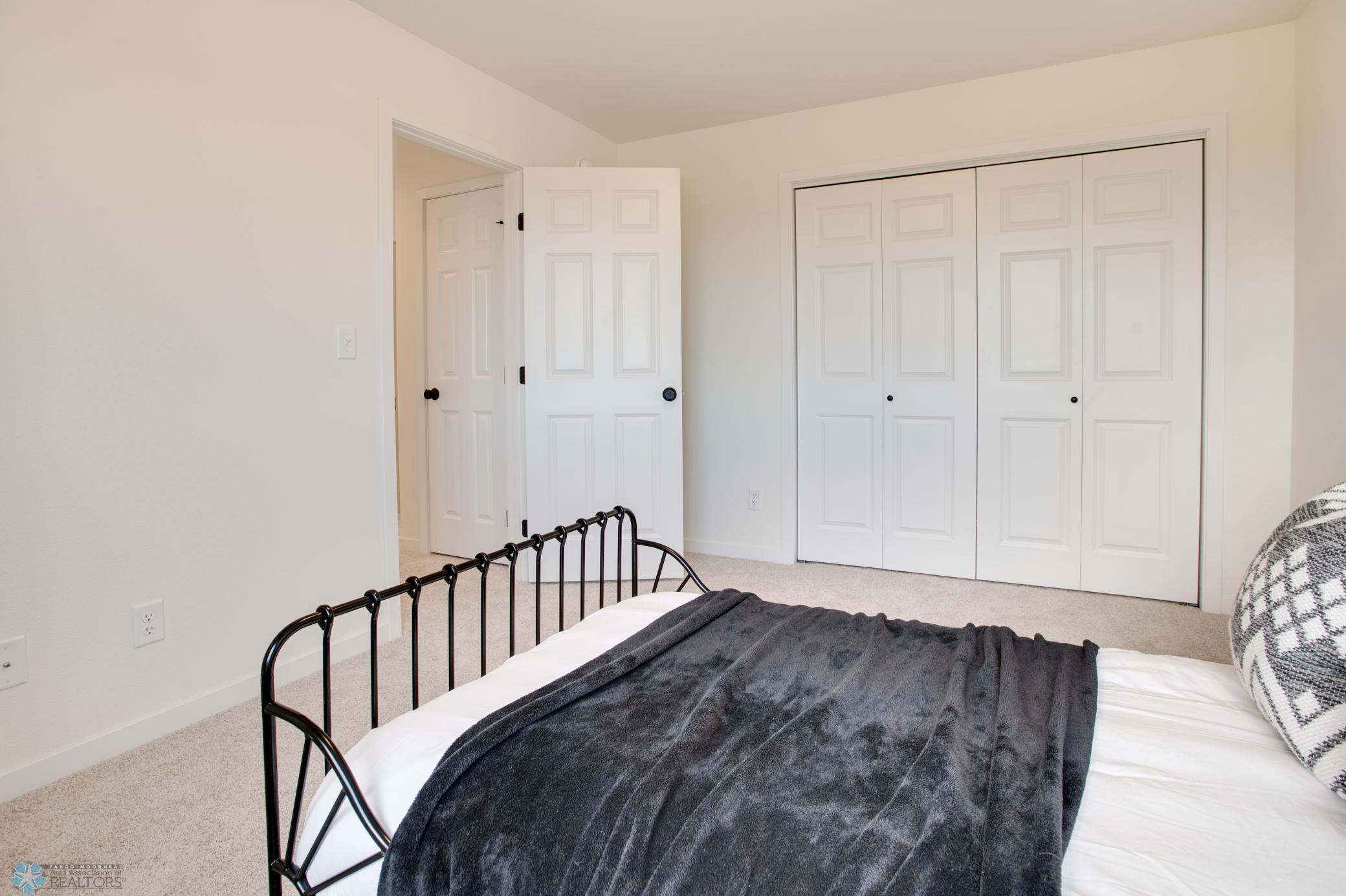 Fargo, North Dakota 58104, United States, 3 Bedrooms Bedrooms, ,3 BathroomsBathrooms,Residential,Pending,57848