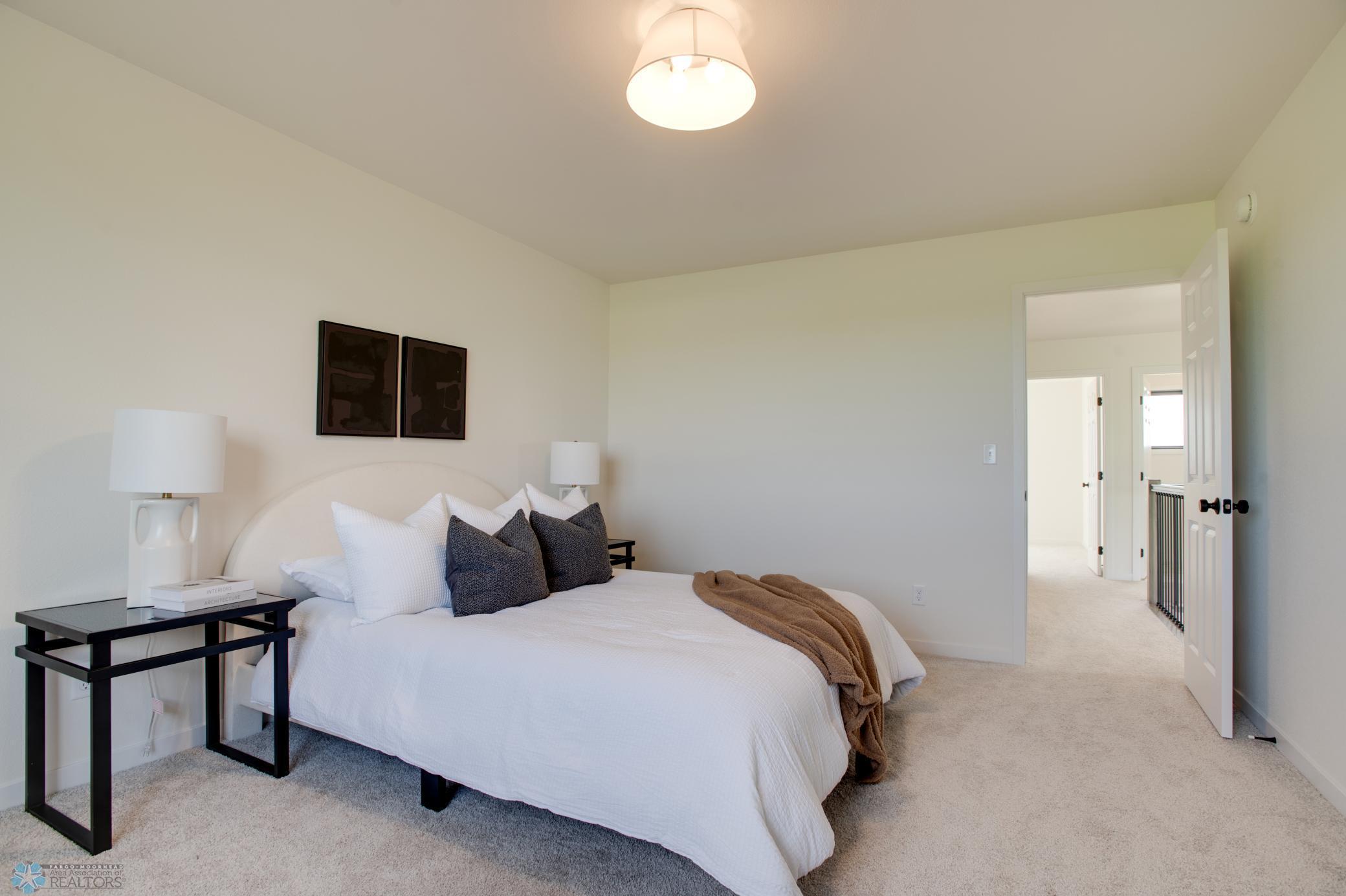 Fargo, North Dakota 58104, United States, 3 Bedrooms Bedrooms, ,3 BathroomsBathrooms,Residential,Pending,57848