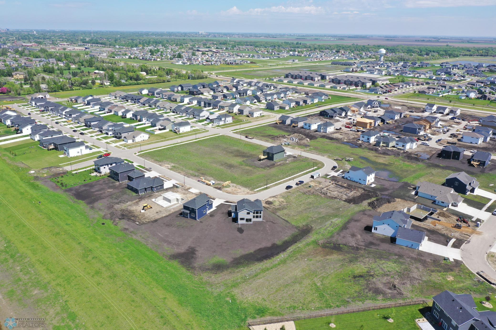 Fargo, North Dakota 58104, United States, 3 Bedrooms Bedrooms, ,3 BathroomsBathrooms,Residential,Pending,57848