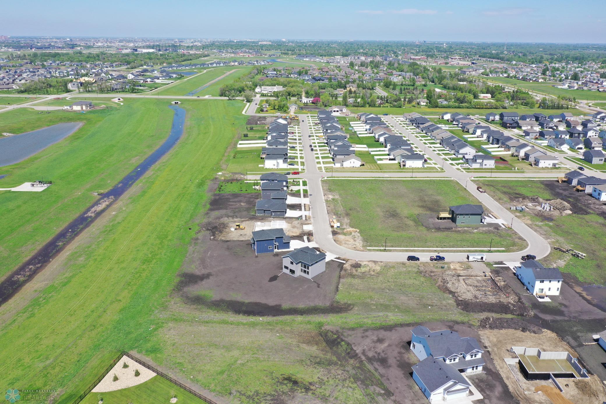 Fargo, North Dakota 58104, United States, 3 Bedrooms Bedrooms, ,3 BathroomsBathrooms,Residential,Pending,57848