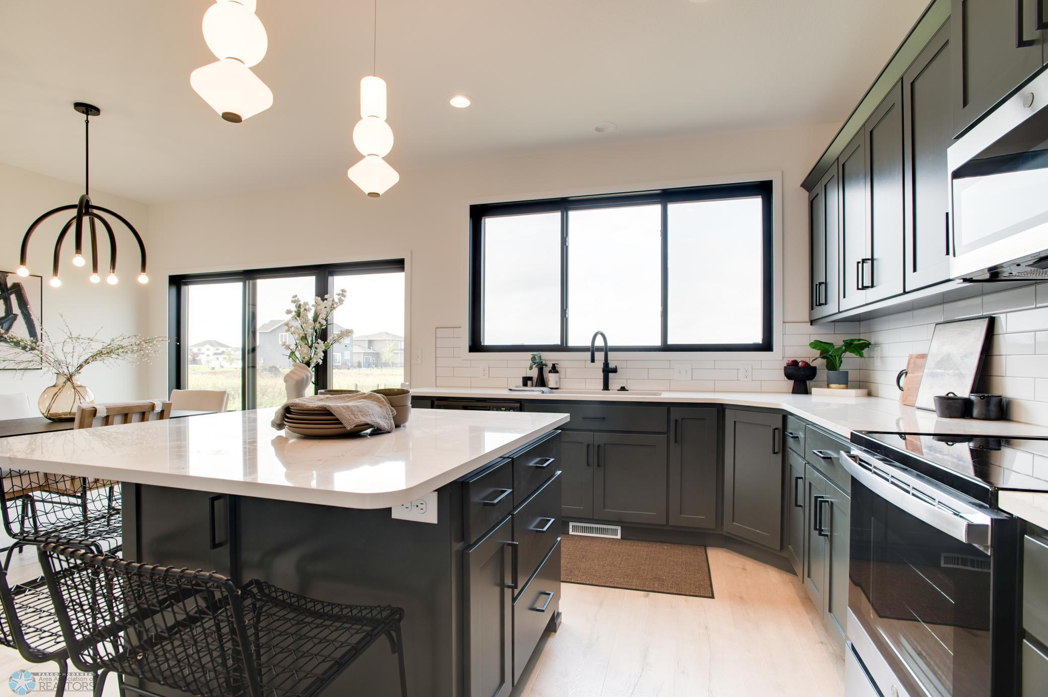 Fargo, North Dakota 58104, United States, 3 Bedrooms Bedrooms, ,3 BathroomsBathrooms,Residential,Pending,57848