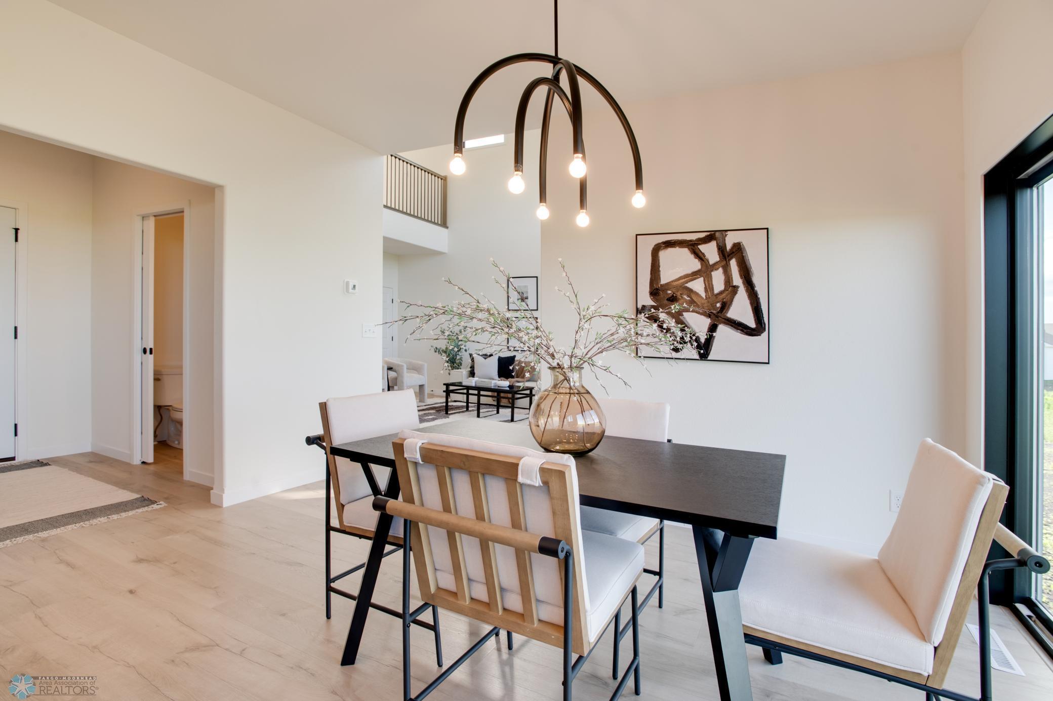 Fargo, North Dakota 58104, United States, 3 Bedrooms Bedrooms, ,3 BathroomsBathrooms,Residential,Pending,57848