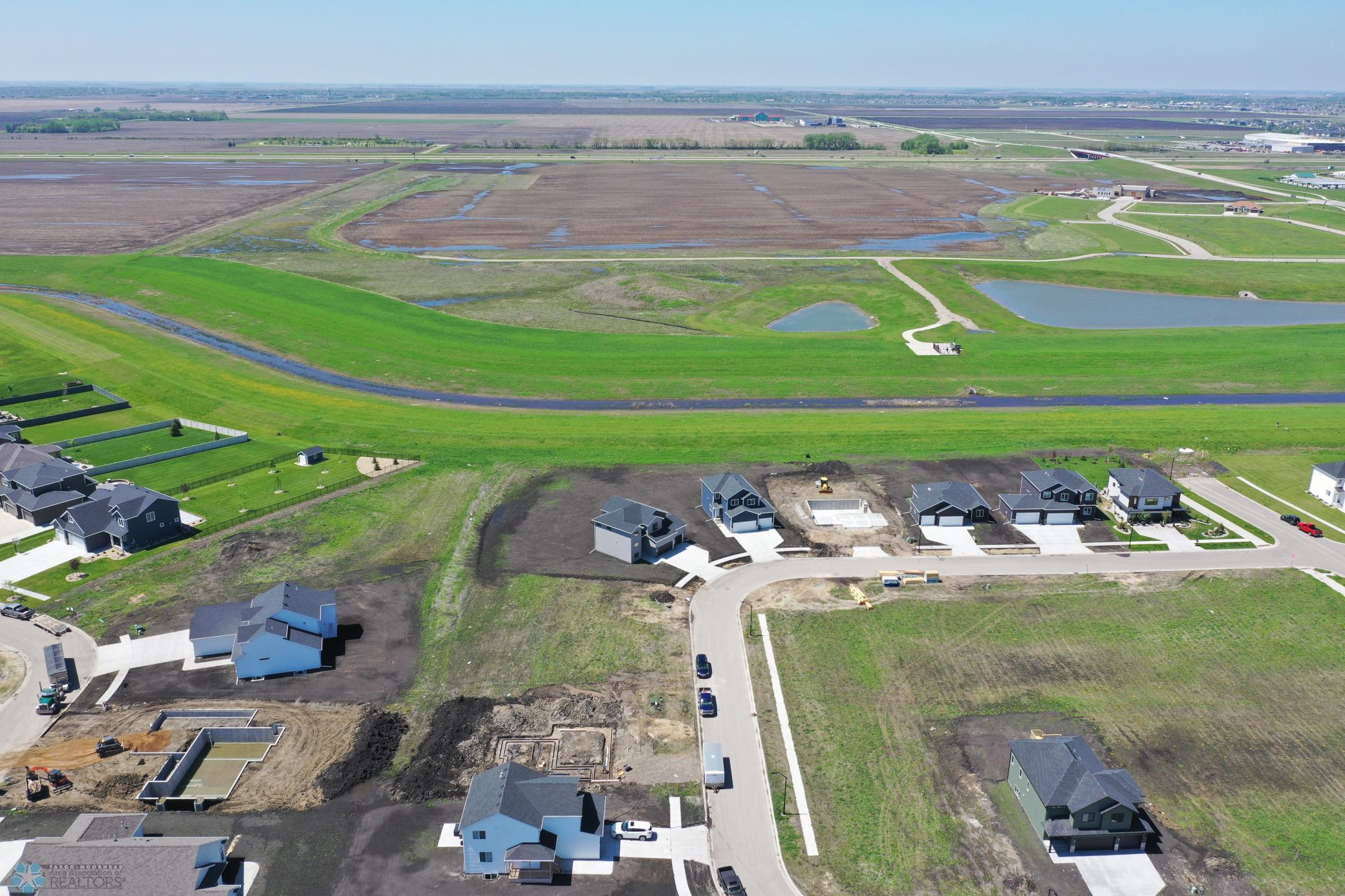 Fargo, North Dakota 58104, United States, 3 Bedrooms Bedrooms, ,3 BathroomsBathrooms,Residential,Pending,57848