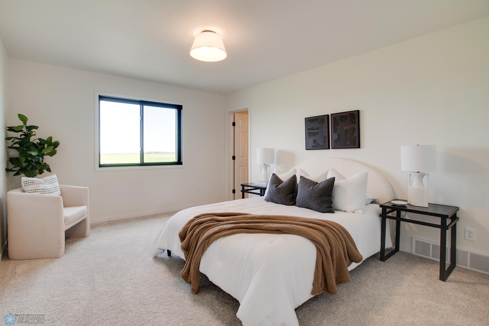 Fargo, North Dakota 58104, United States, 3 Bedrooms Bedrooms, ,3 BathroomsBathrooms,Residential,Pending,57848