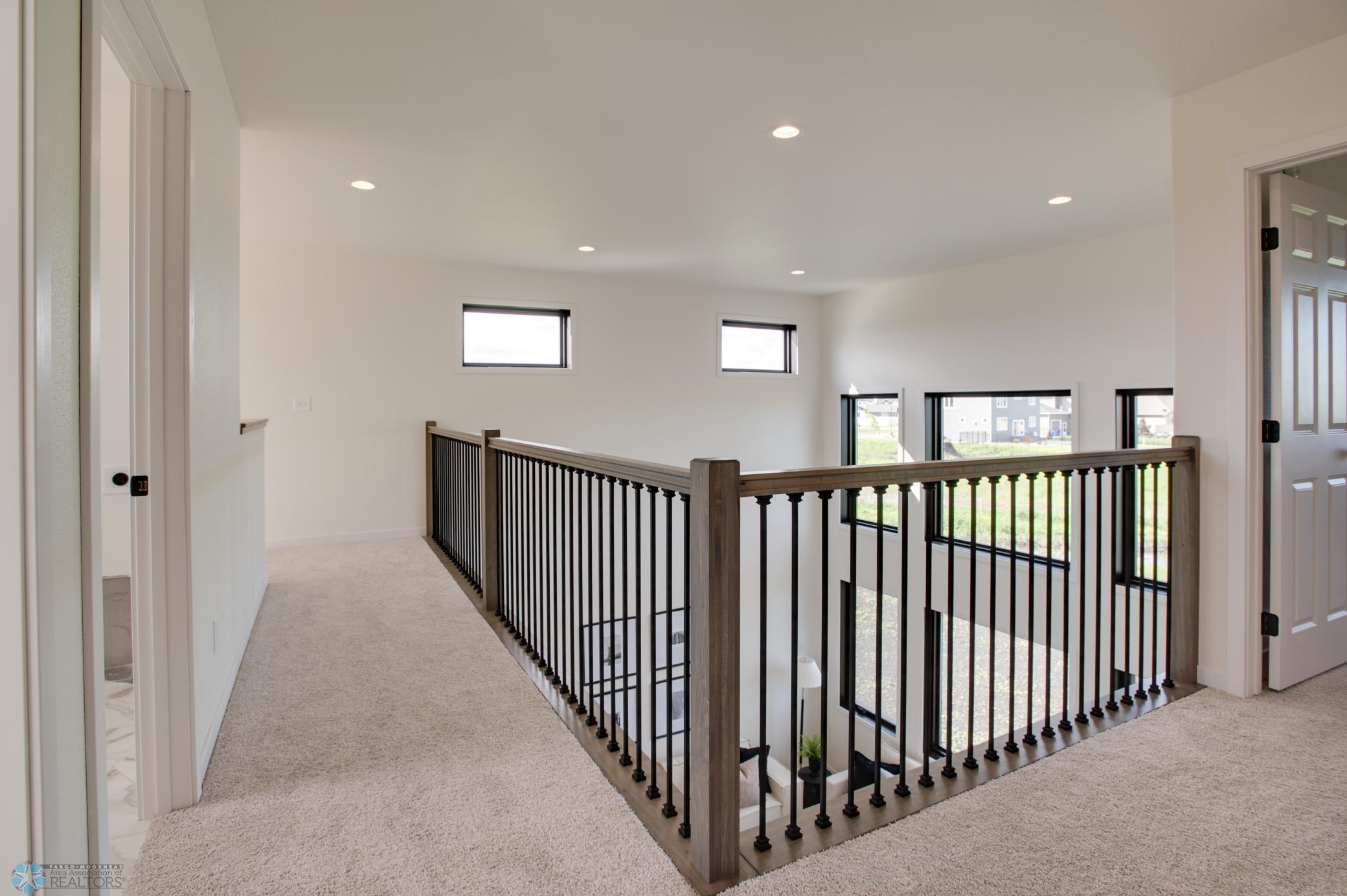 Fargo, North Dakota 58104, United States, 3 Bedrooms Bedrooms, ,3 BathroomsBathrooms,Residential,Pending,57848