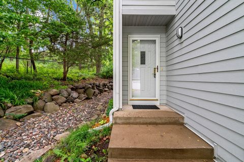 Townhouse For Sale - 14471 Stewart Lane<br/> Minnetonka, MN 55345