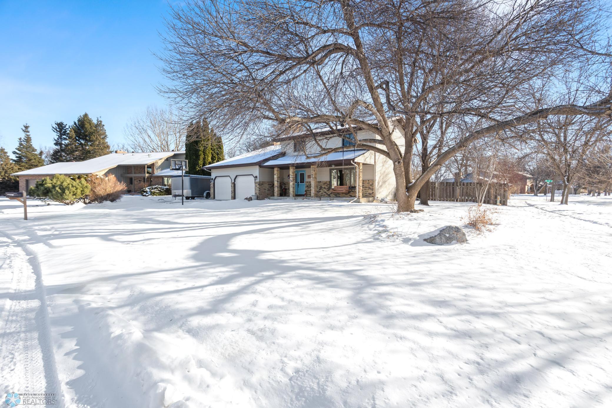 229 Prairiewood Drive, Fargo, North Dakota image 2