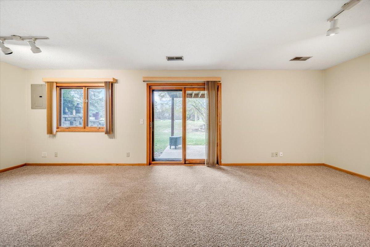 12510 Parkwood Drive, Burnsville, Minnesota image 20