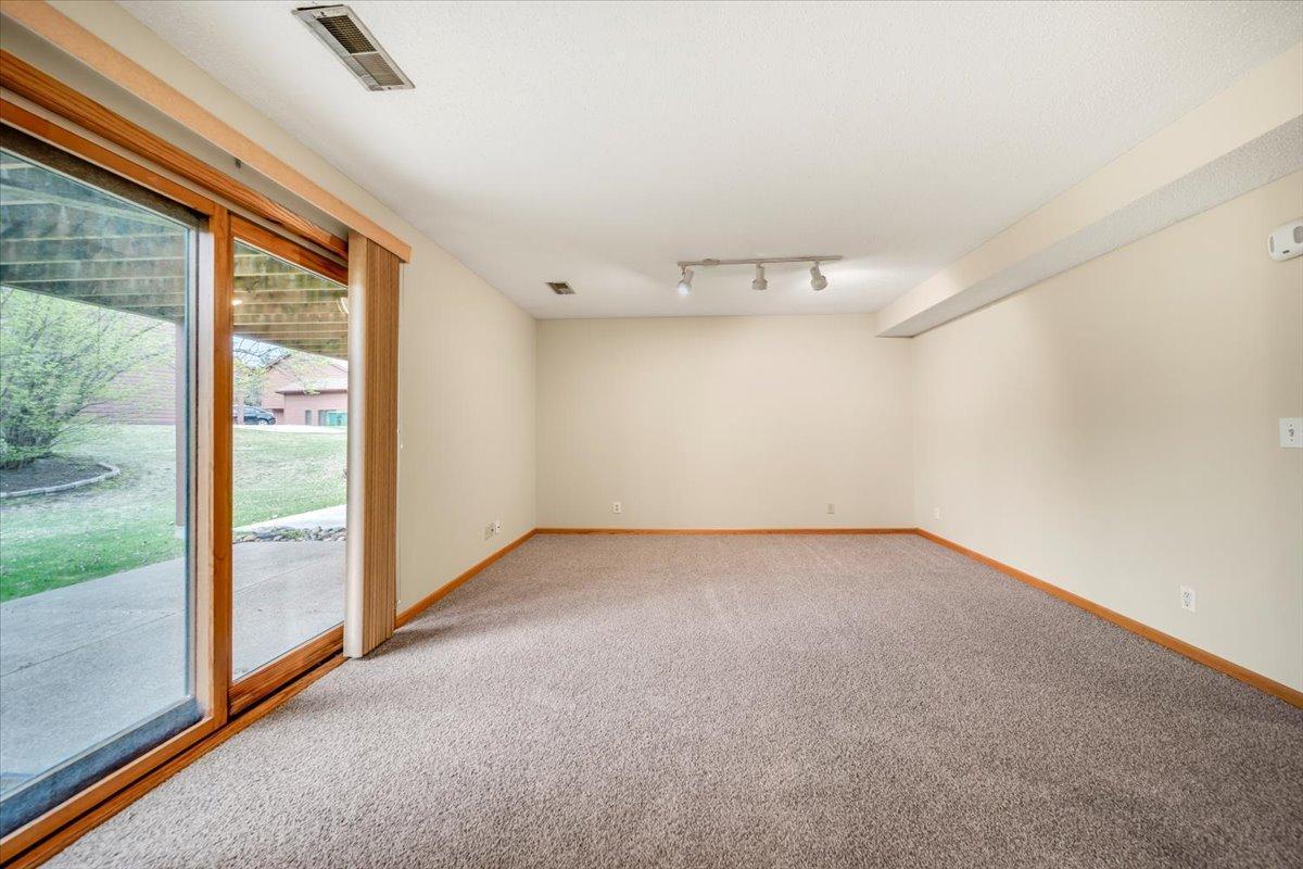 12510 Parkwood Drive, Burnsville, Minnesota image 21
