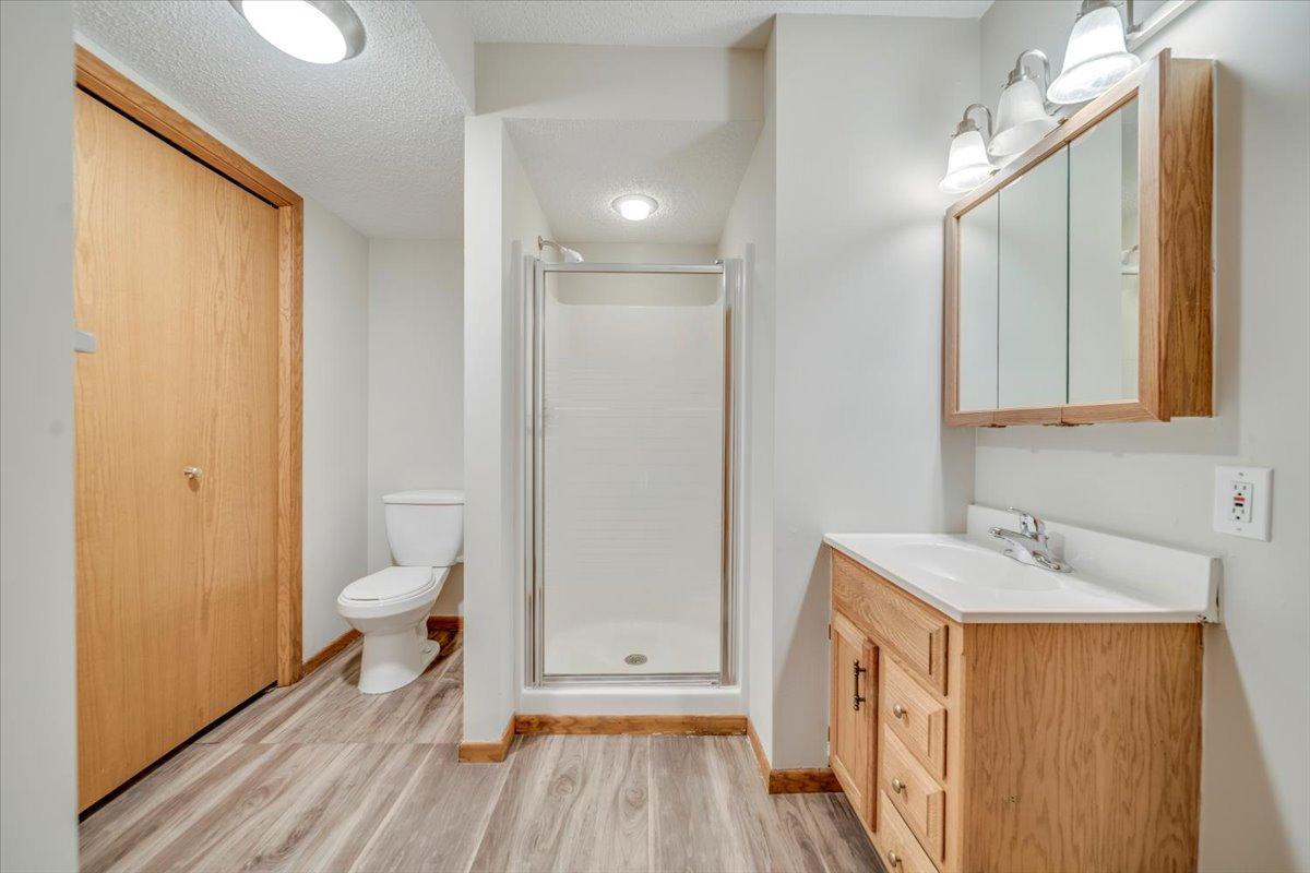 12510 Parkwood Drive, Burnsville, Minnesota image 25