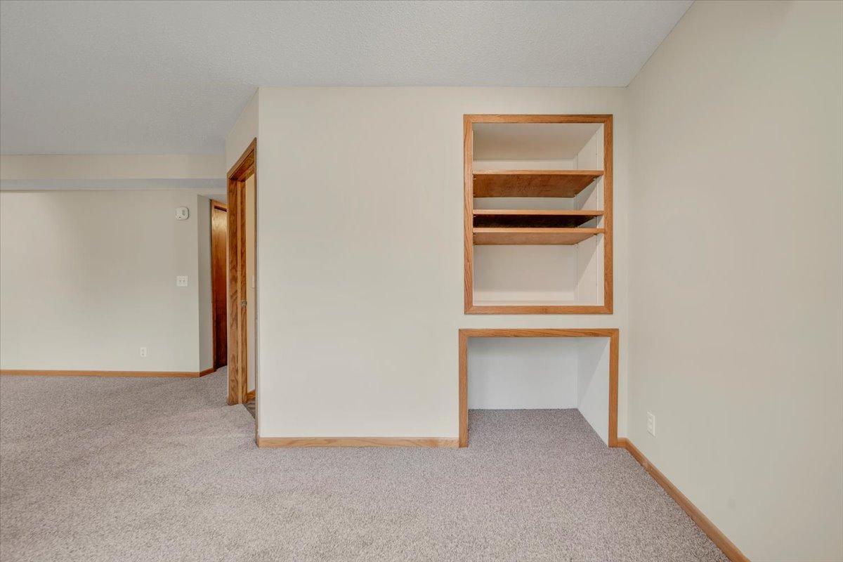 12510 Parkwood Drive, Burnsville, Minnesota image 29